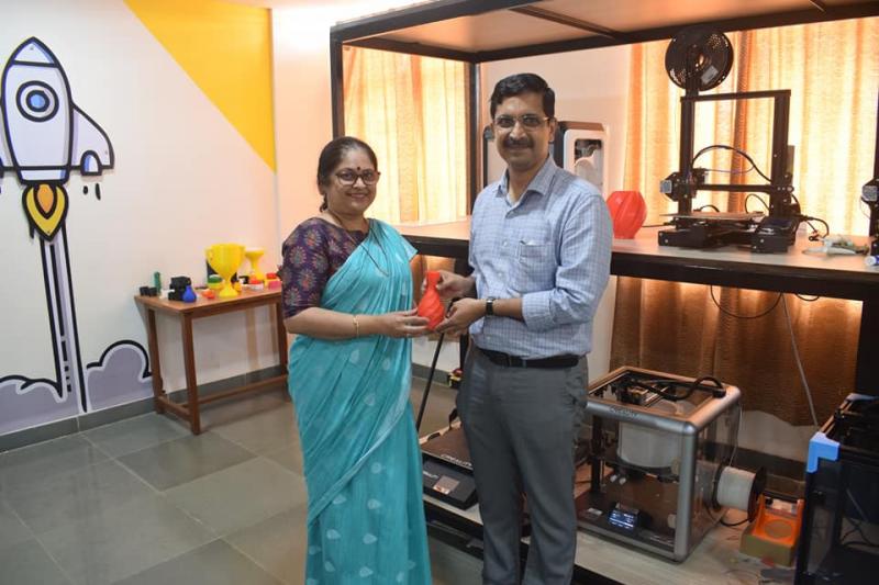 We were honored to present a 3D printed flower vaze to Dr. Kaustubh Priolkar, Professor, Department of Physics, Goa University (Member - GSInC) through the hands of Dr. Neena Panandikar, Principal at DBCE (Member - GSInC)