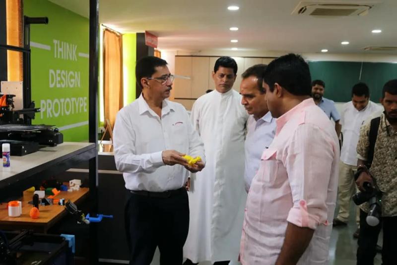 The Chairman demonstrating the process of 3D printing to Hon’ble Minister for Science , Technology & Waste Management Shri Atanasio Monserrate, Fatorda MLA Vijay Sardessai, DST&WM Director Shri Levinson Martins and Secretary Dr. Tariq Thomas.