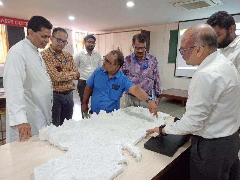 Exploring Innovations Together. We were honored to host Mr. Prasad Kulkarni, Assistant Director of MSME Goa, accompanied by esteemed faculty from Don Bosco College of Engineering at our Rapid Prototyping Lab. On August 11, 2023. 