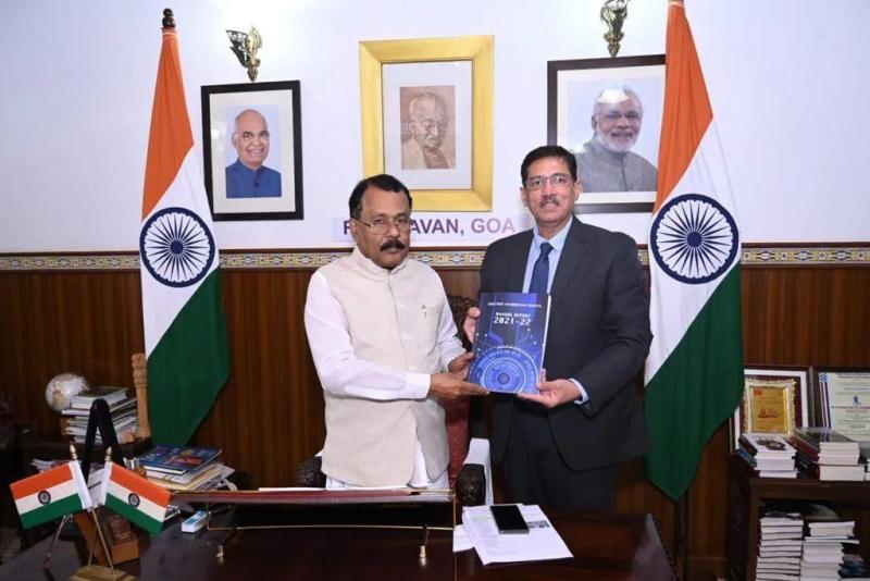 Shri Jose Manuel Noronha, Chairman of Goa State Innovation Council presented the GSInC'sAnnual Report 2021-22 to the Hon'ble Governor of Goa, Shri P.S. Sreedharan Pillai.