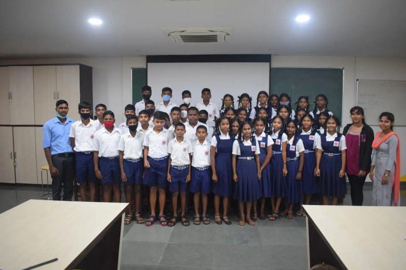 We hosted a fun session for students of Government High School - Morpilla. Drones and 3DPen piqued their interest. 